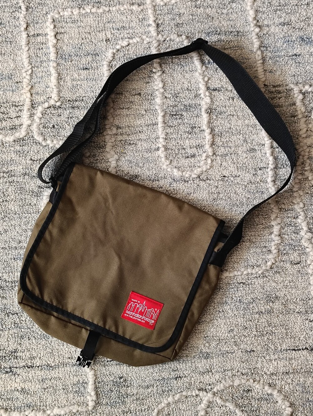 Vintage Manhattan Portage NY New York Olive Green Crossbody Messenger Bag